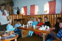 photo dated 1993 showing school students at a restaurant